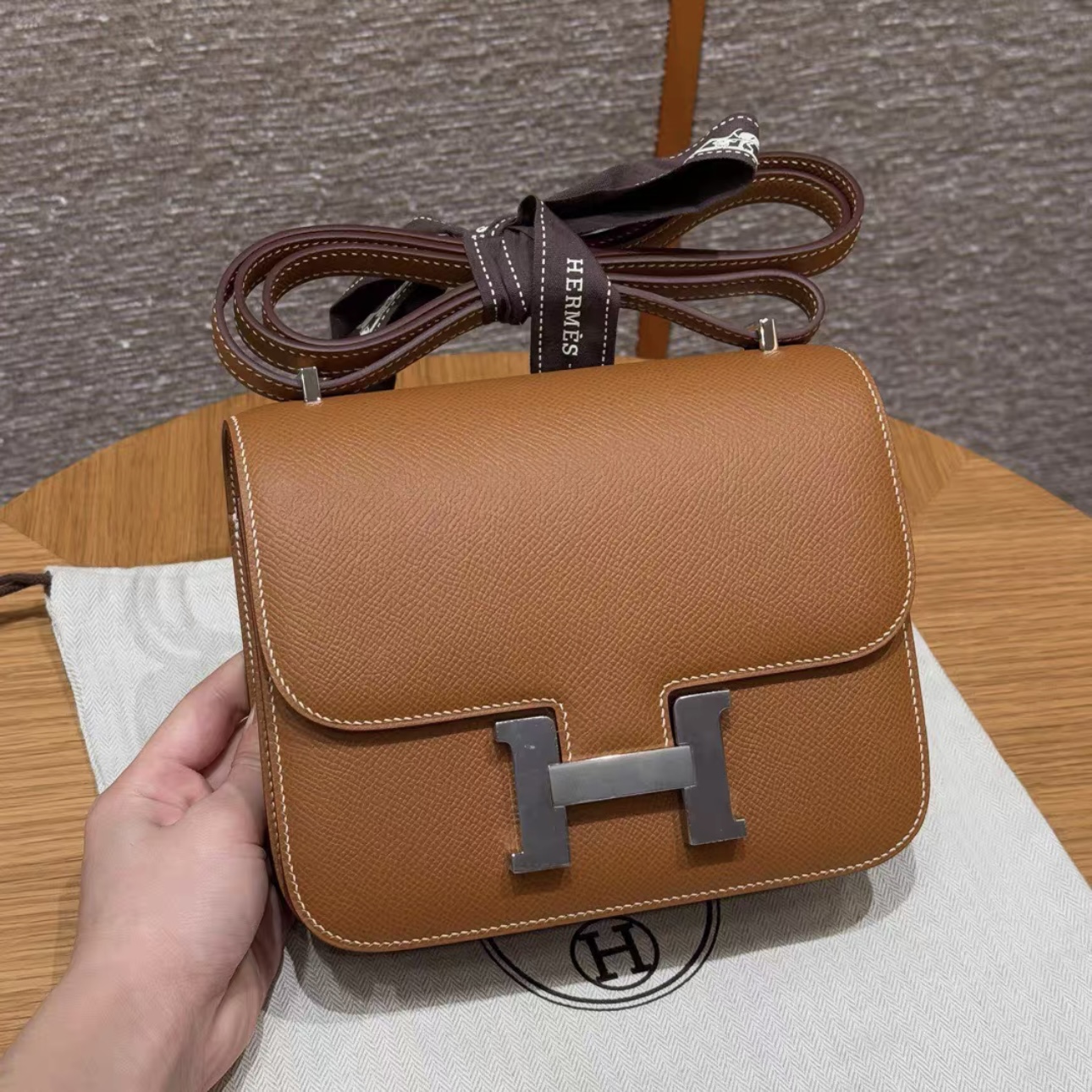 Hermès Constance 19 in Epsom