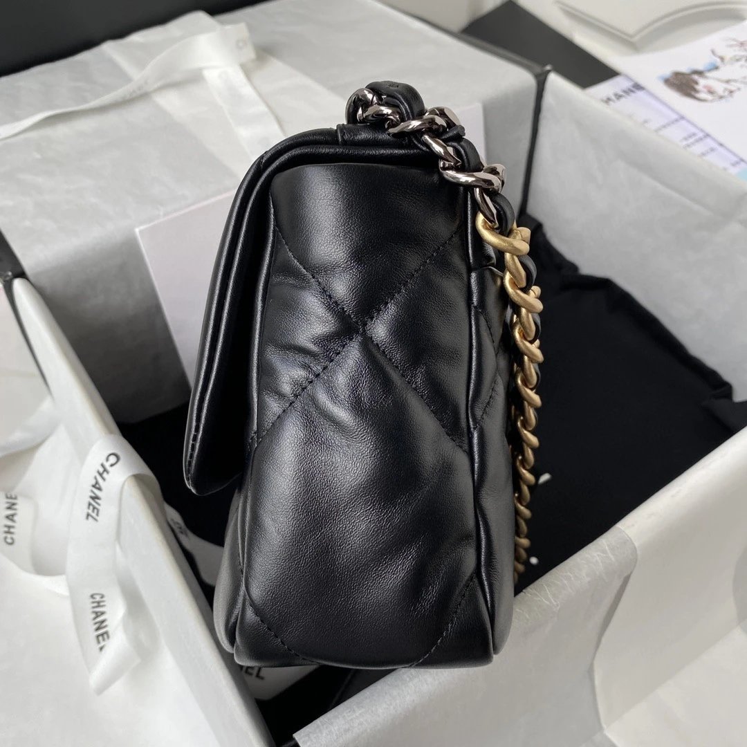 CHANEL 19 Flap satchel Shiny Lambskin