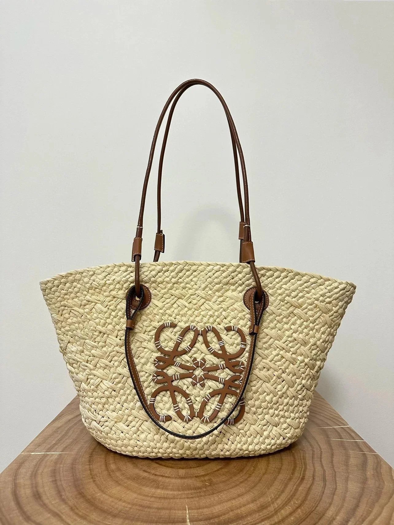 LOEWE Paula's Ibiza Anagram medium leather-trimmed woven raffia tote