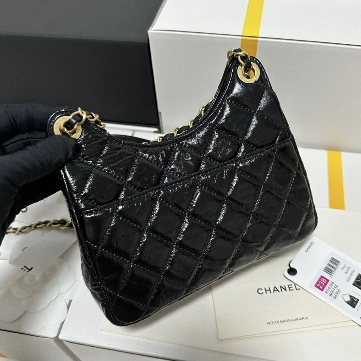 CHANEL 23C Hobo Chain Shoulder Bag-Waxed leather