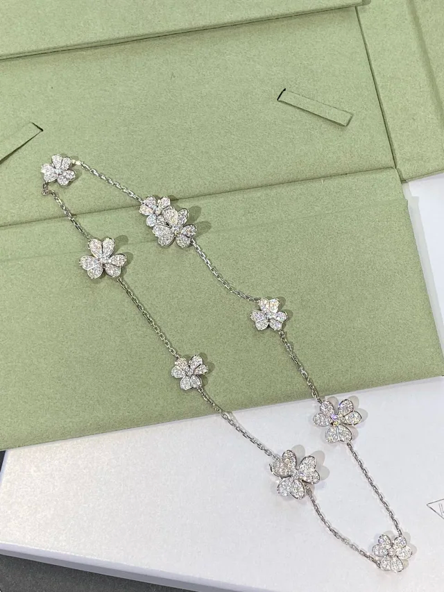 VCA Frivole with full diamonds Series