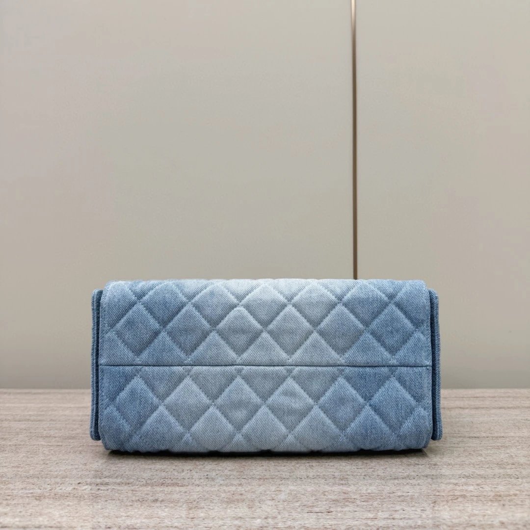 CHANEL 25C Hobo Bag-Denim
