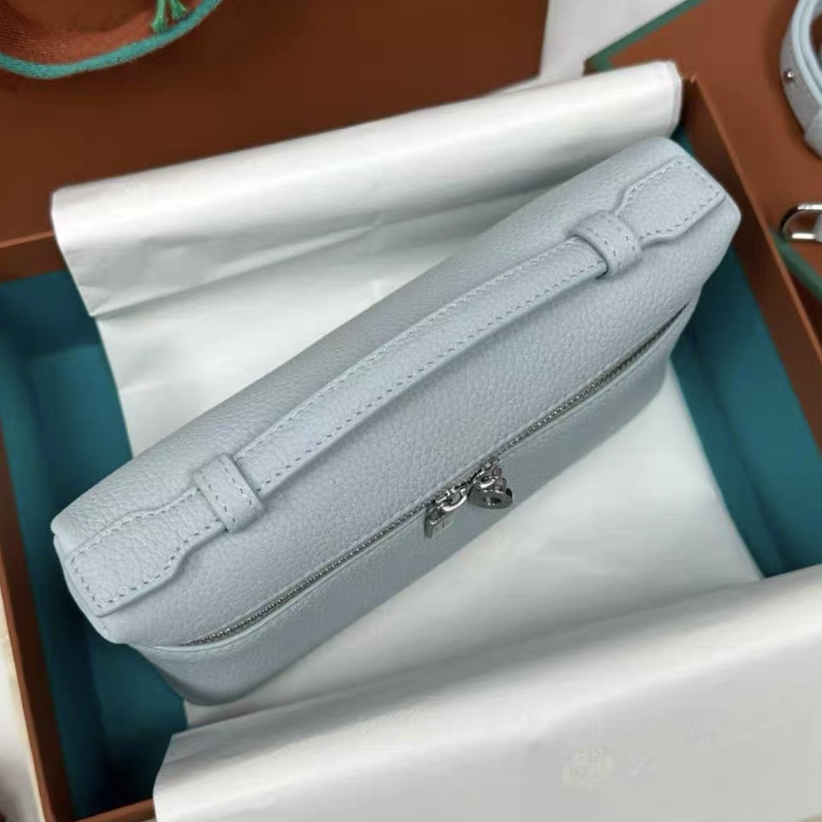 Loro Piana ExraPocket L19 cowhide