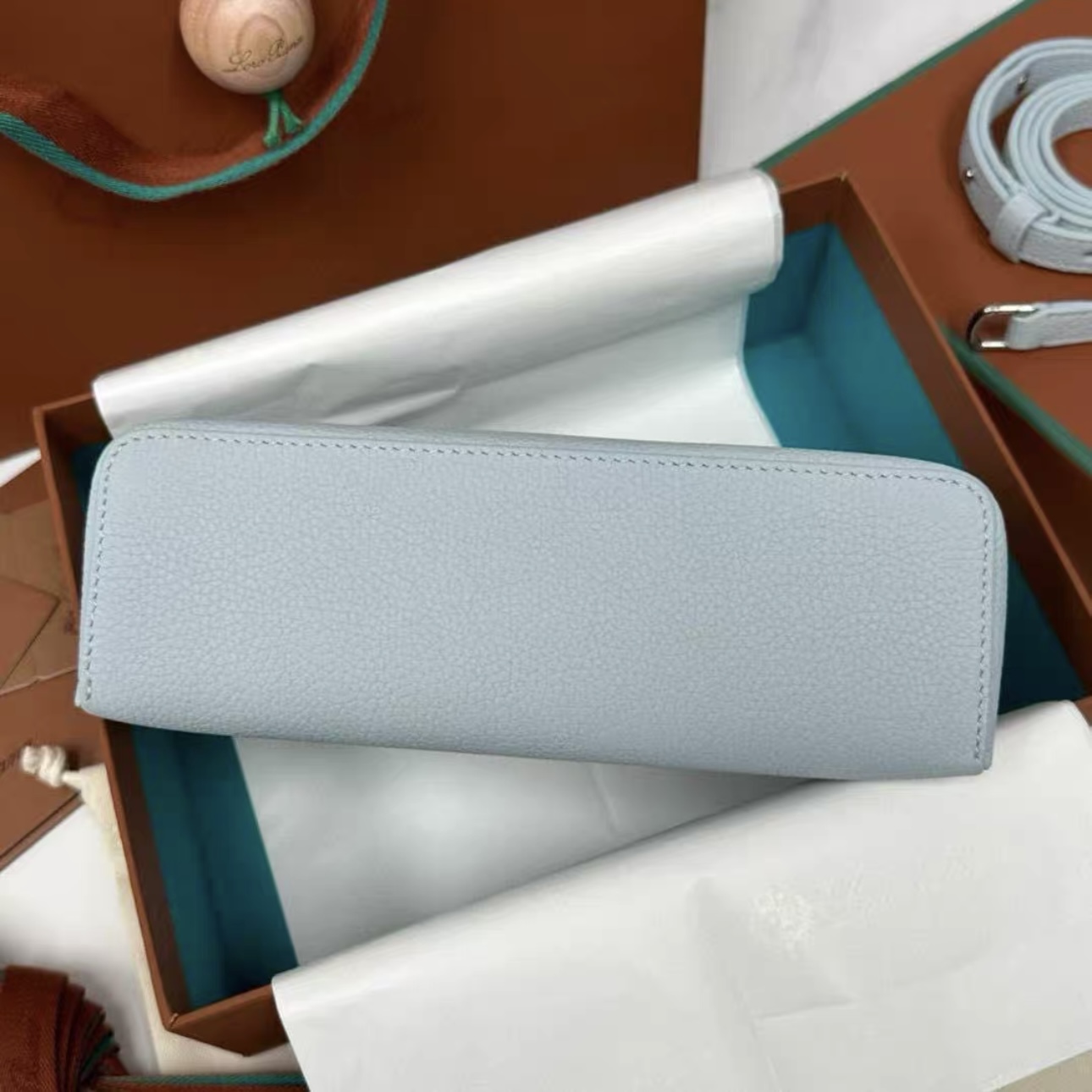 Loro Piana ExraPocket L19 cowhide