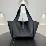 YSL Le5À7 Bea textured-leather tote bag