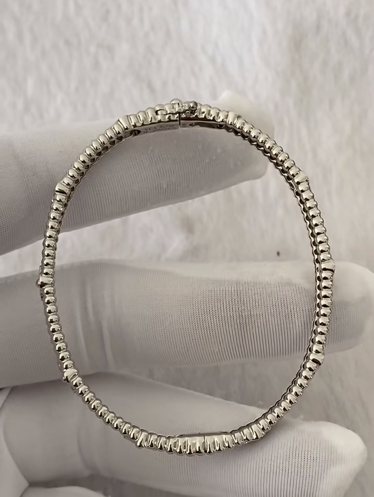 VCA Perlee sweet clovers cuff