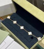 VCA Vintage Alhambra pendant-White mother-of-pearl