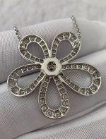 VCA Flowerlace Necklace