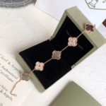 VCA Vintage Alhambra pendant- Grey mother-of-pearl