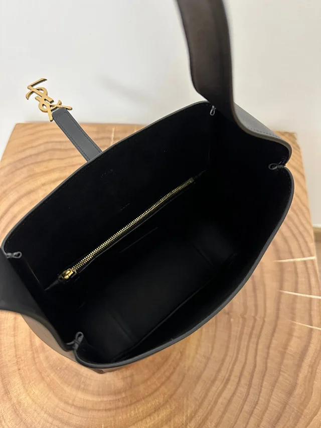 YSL LE5A7 Hobo Bag Calfskin