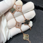 VCA Vintage Alhambra pendant- Grey mother-of-pearl