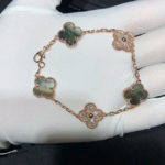 VCA Vintage Alhambra pendant- Grey mother-of-pearl