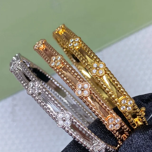 VCA Perlee sweet clovers bracelet 6motifs