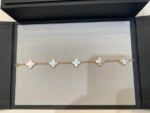 VCA Vintage Alhambra pendant-White mother-of-pearl