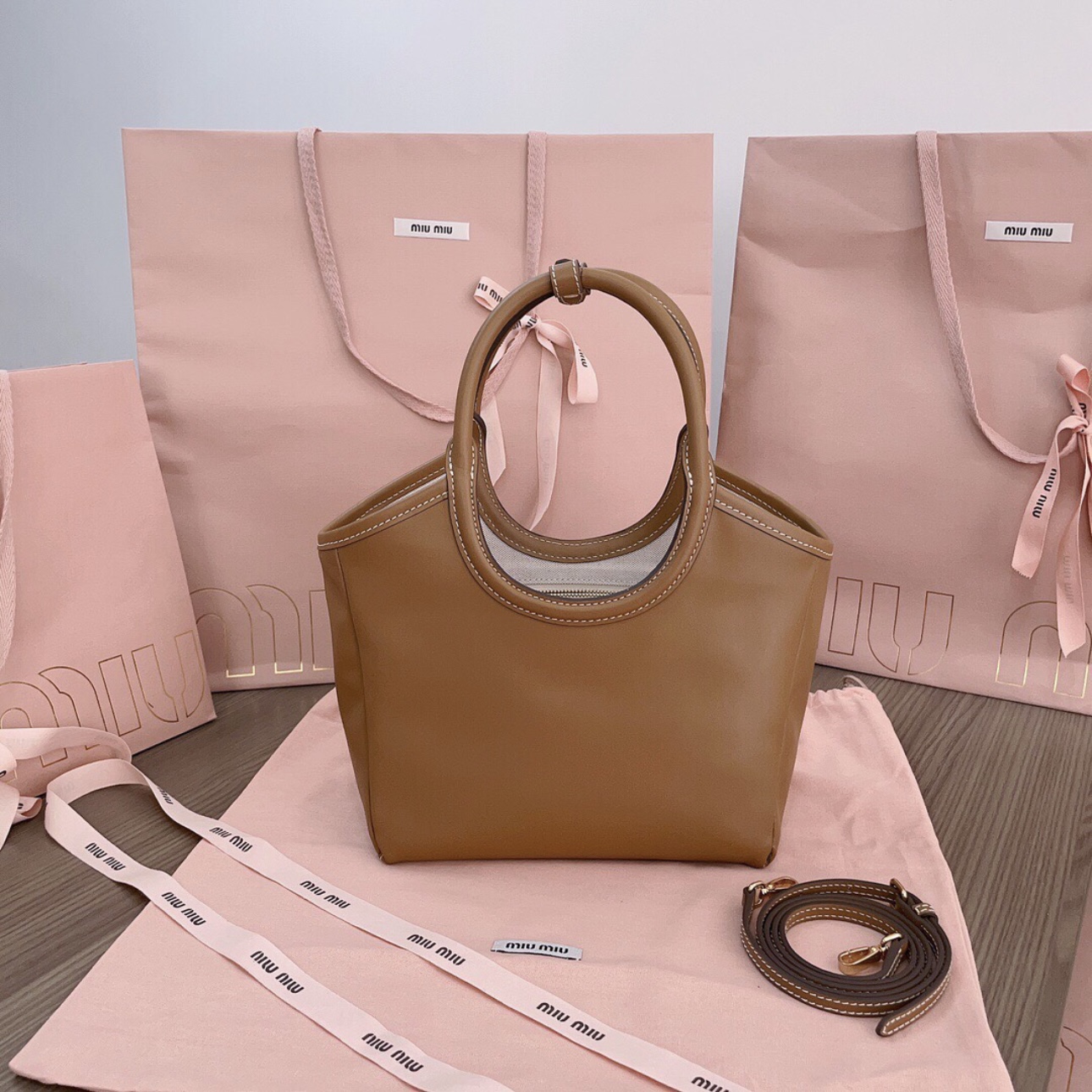 MIUMIU IVY leather bag-23cm
