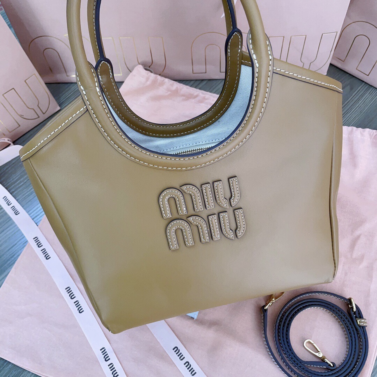 MIUMIU IVY leather bag-23cm