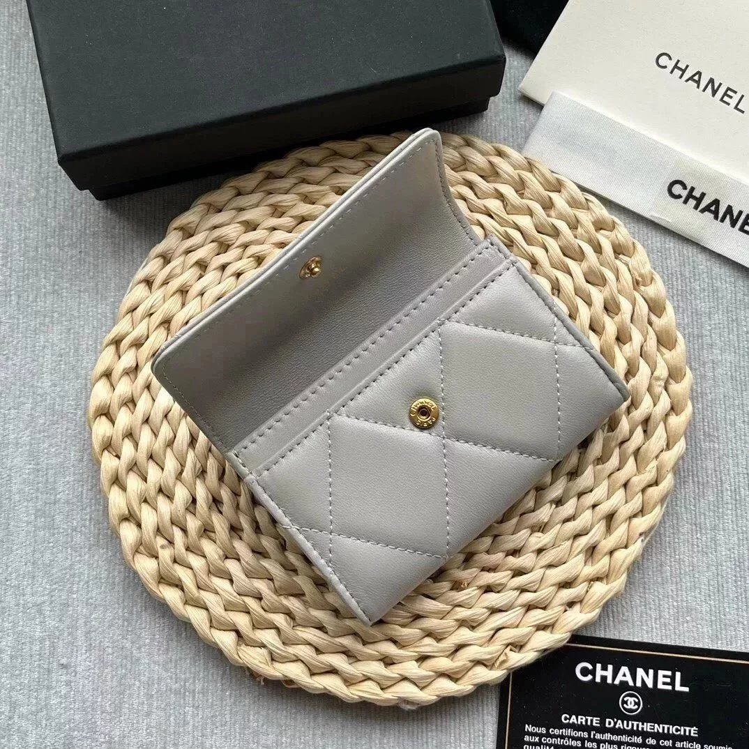 CHANEL 23K 19 Classic Small Flap Wallet in calfskin