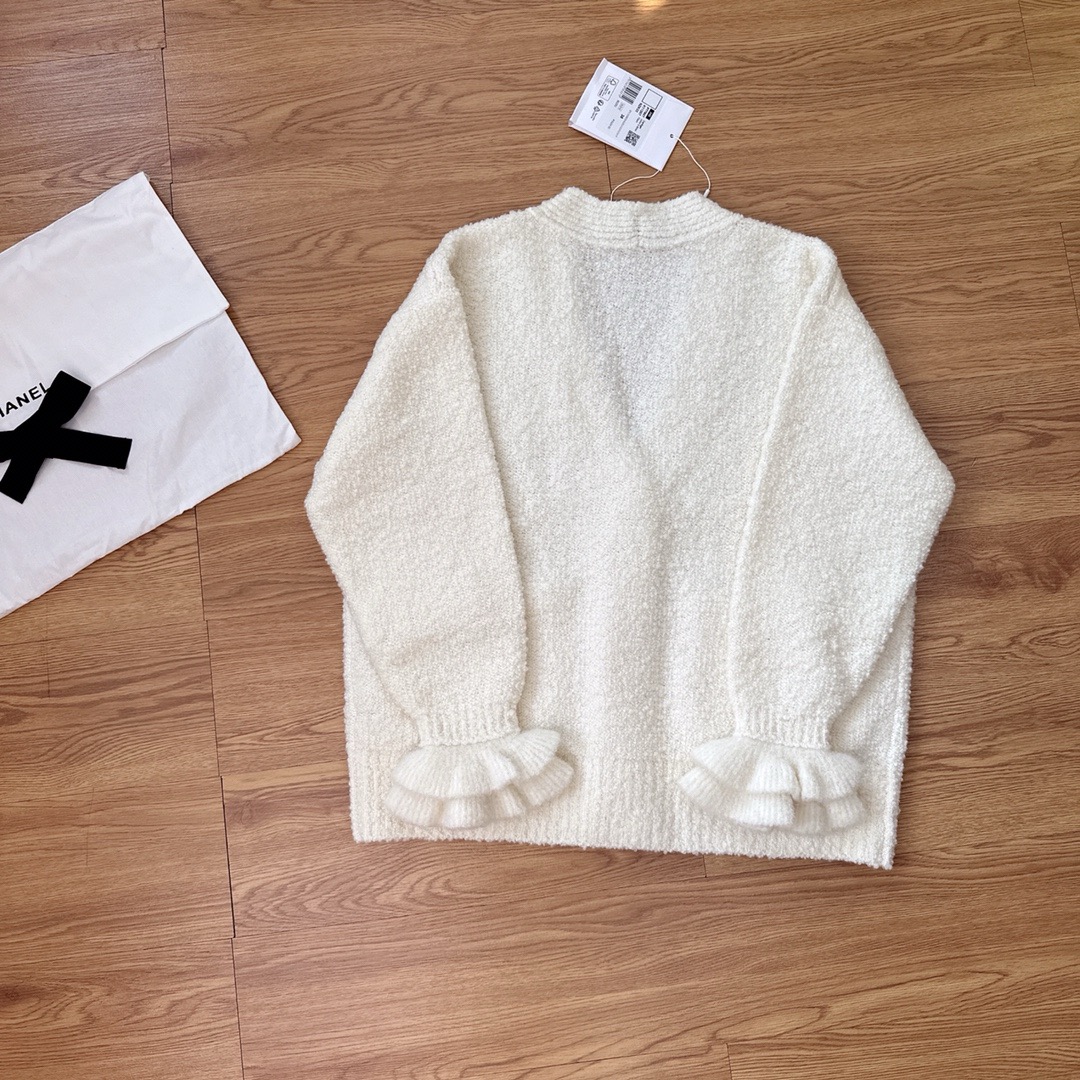 CHANEL 24K V-Neck Knit Cardigan