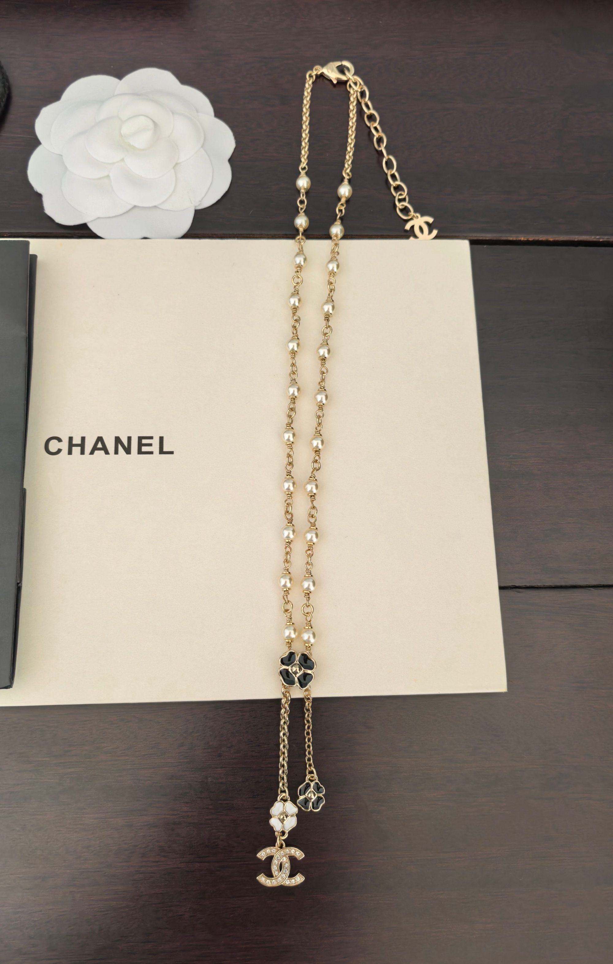 CHANEL Spring-Summer 25P Pendant Necklace