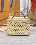 Vanity Chain Pouch-Raffia Collection
