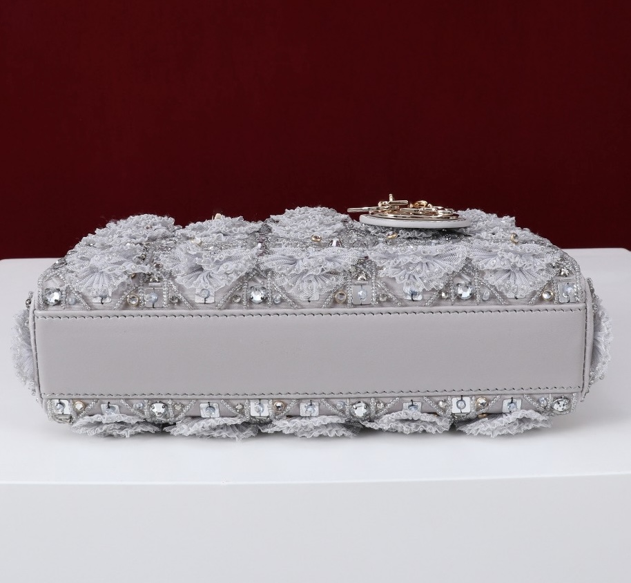 DIOR Lady D-joy Beaded lace embroidery