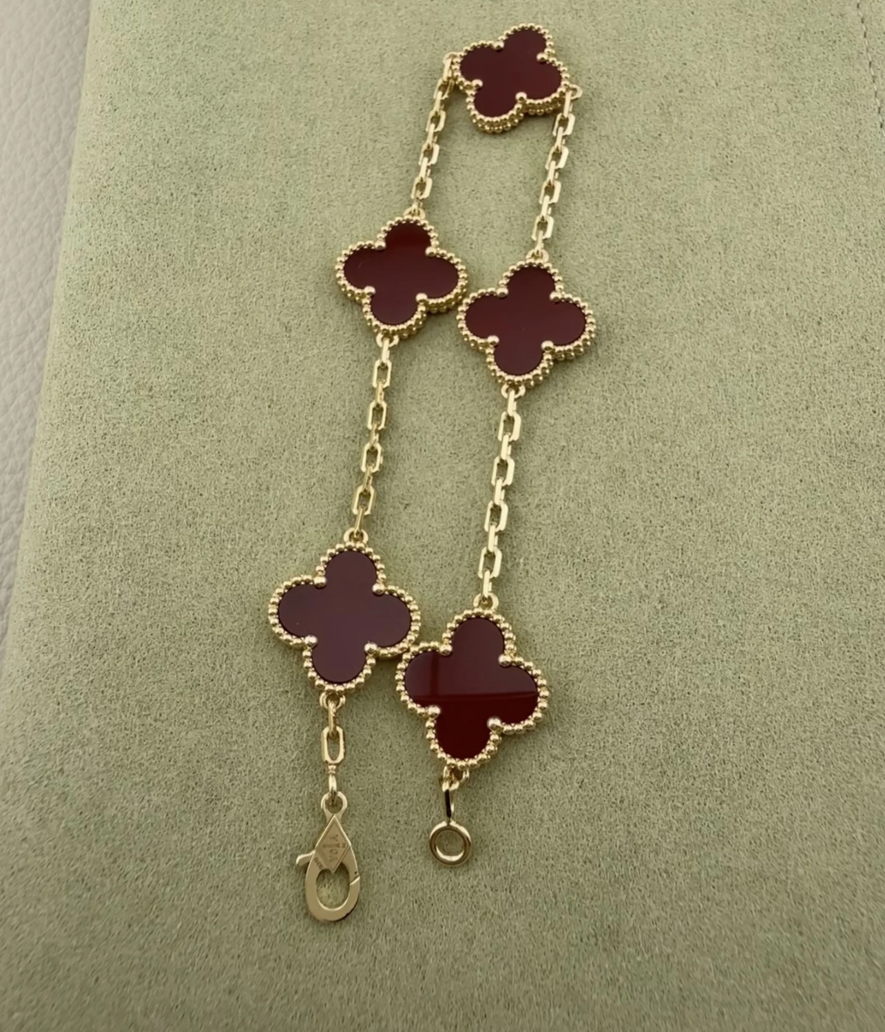 VCA Vintage Alhambra pendant- Red Carnelian