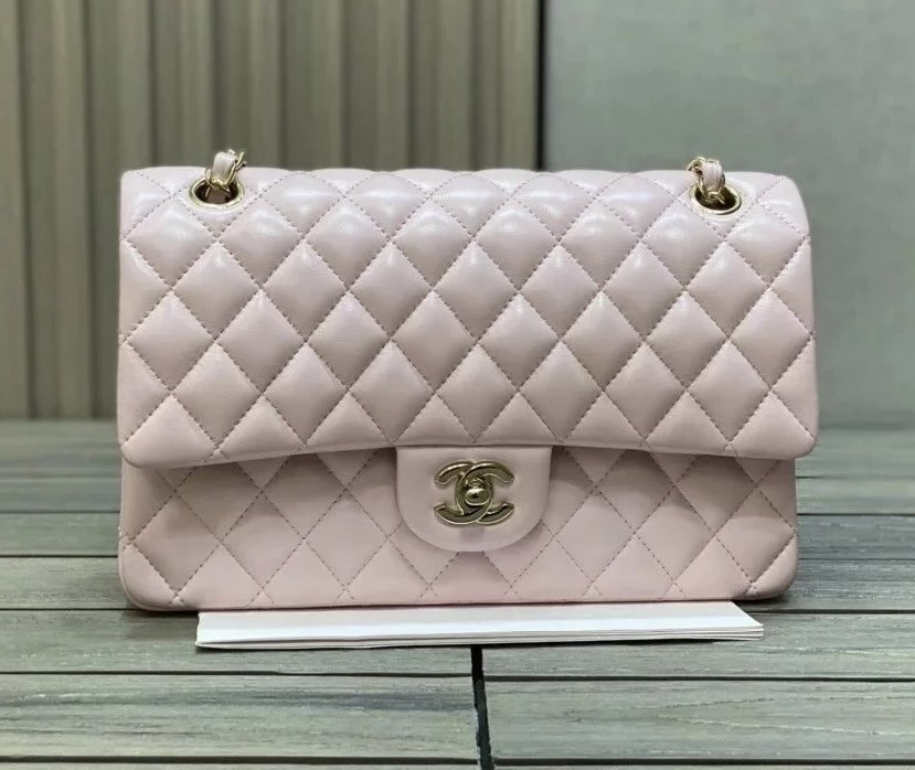 CHANEL Classique Flap Medium Lambskin