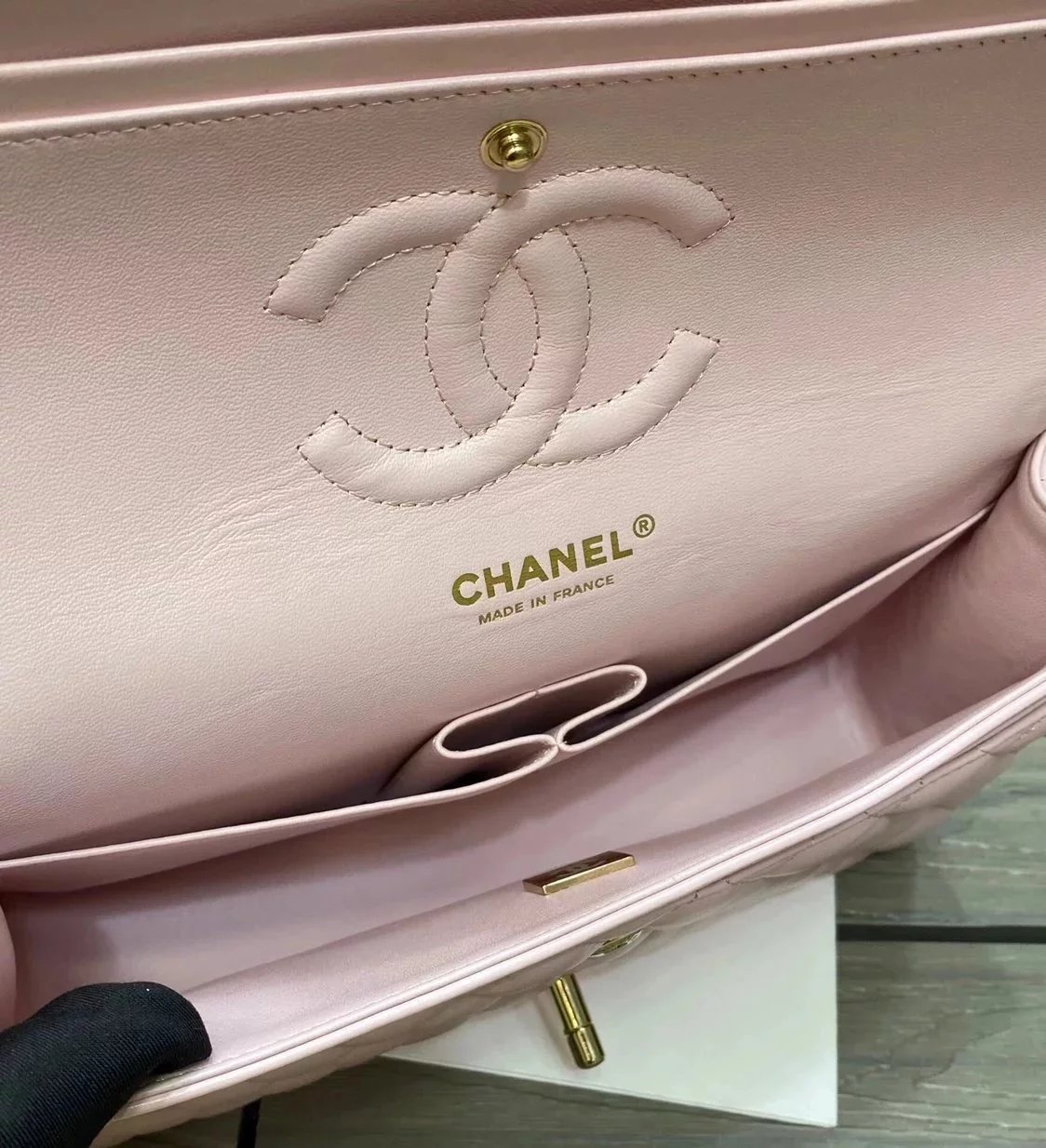 CHANEL Classique Flap Medium Lambskin