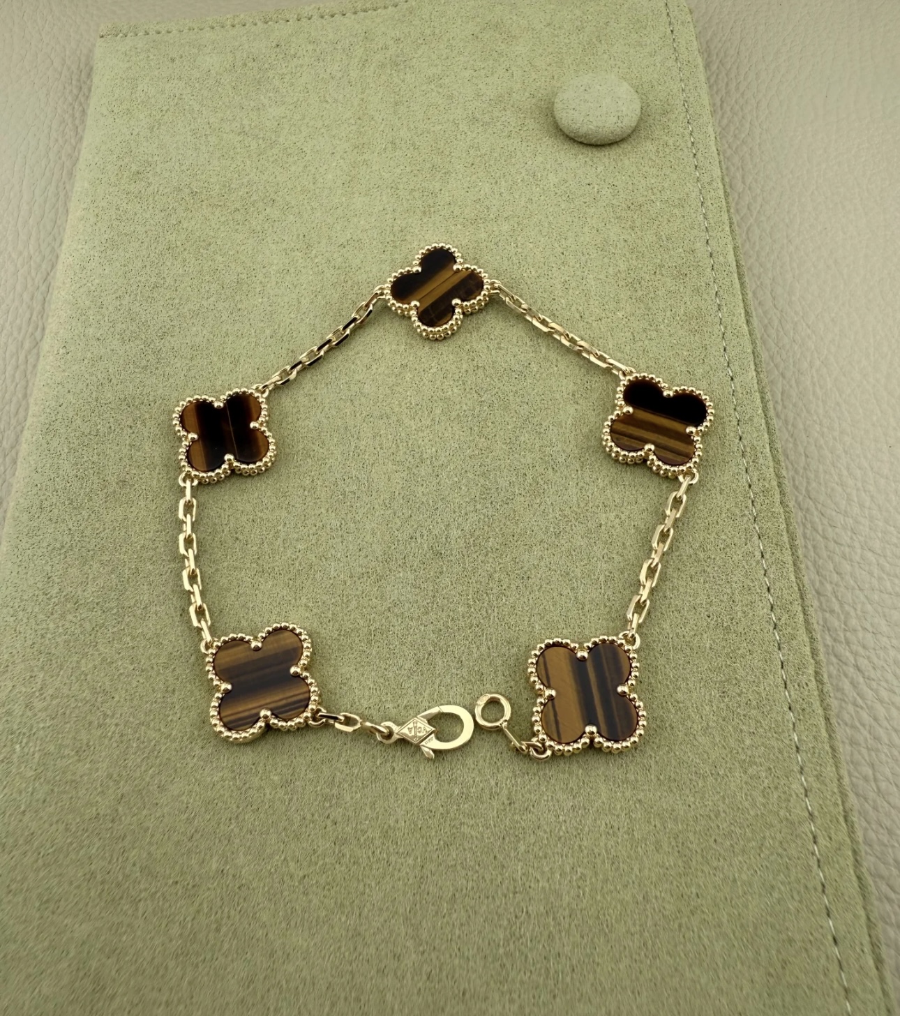 VCA Vintage Alhambra pendant- Tiger Eye