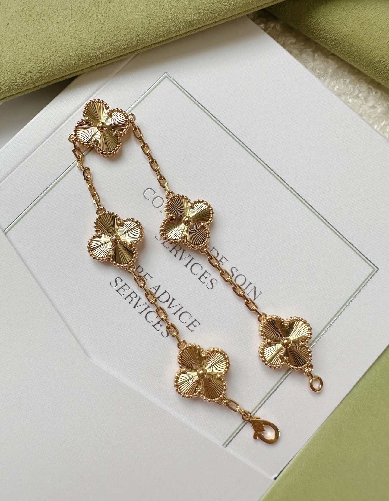 VCA Vintage Alhambra pendant- Perlée