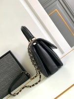 CHANEL Trendy CC Diamond Hardware