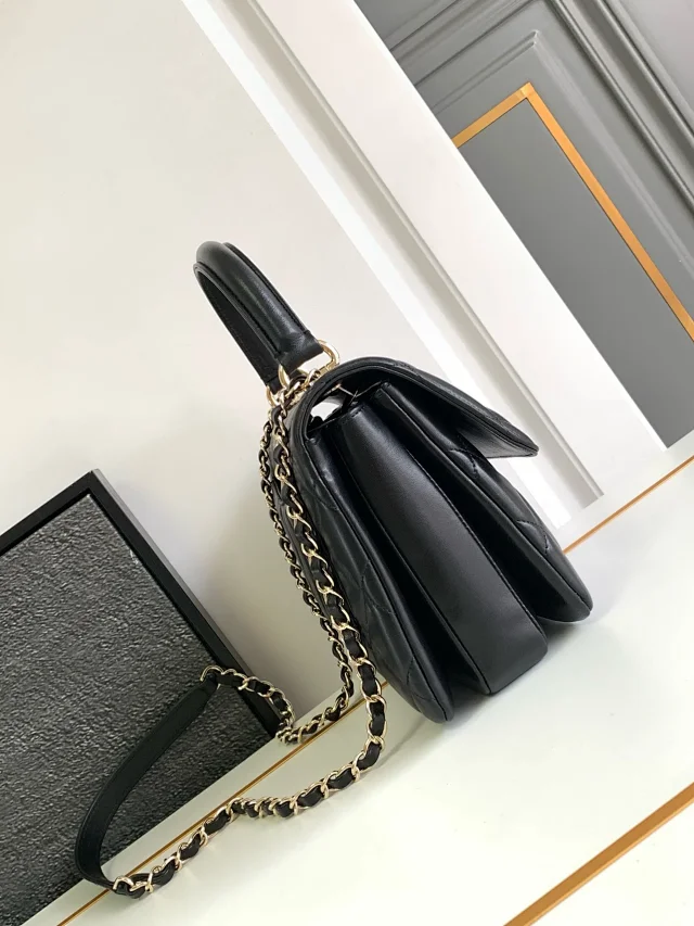 CHANEL Trendy CC Diamond Hardware