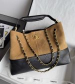 CHANEL Métiers d’art Small Tote