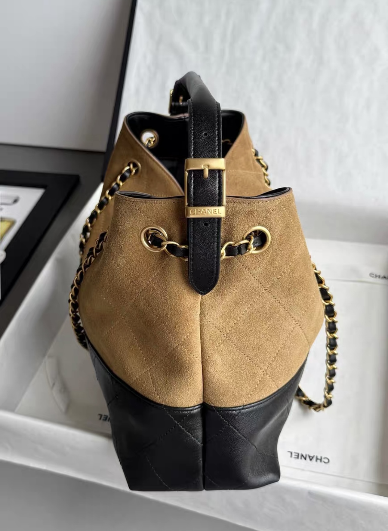 CHANEL Métiers d’art Small Tote