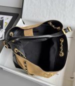 CHANEL Métiers d’art Small Tote