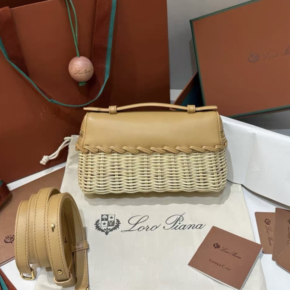 Loro Piana Extra Pocket L19 East-West wicker