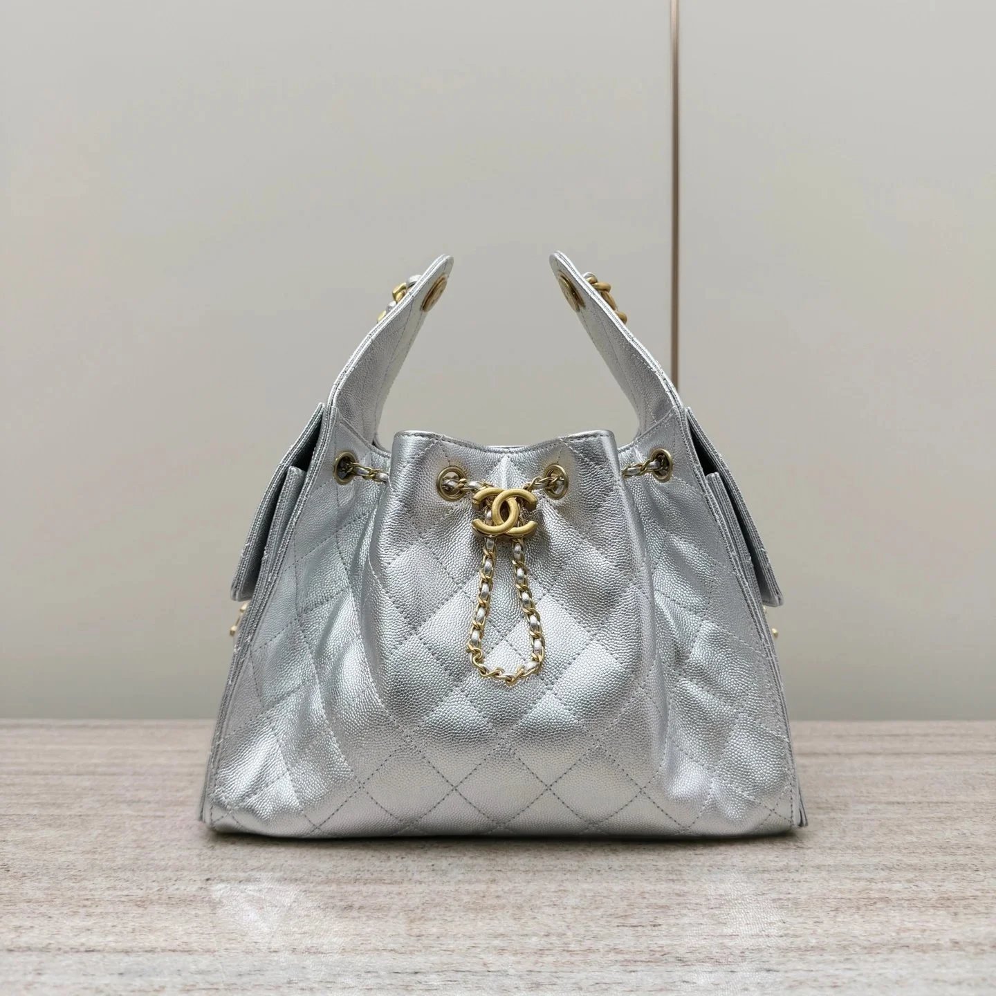 CHANEL 25C Hobo Bag-Metallic color