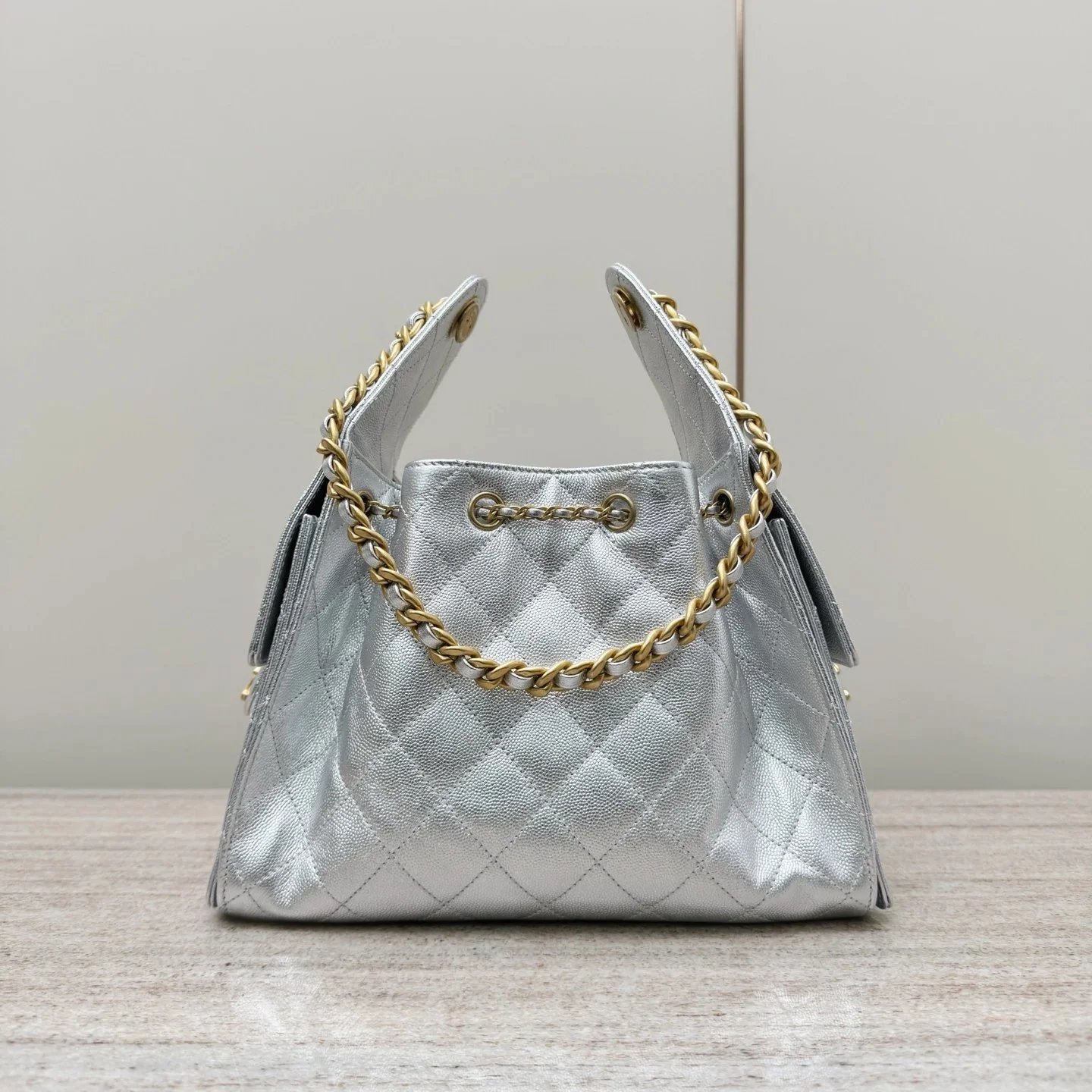 CHANEL 25C Hobo Bag-Metallic color