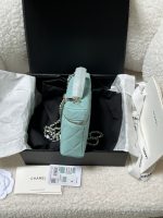 CHANEL Vanity with chain - Grained calfskin
