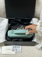 CHANEL Vanity with chain - Grained calfskin