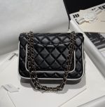 CHANEL Flap bag Lambski black & white