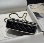 CHANEL Flap bag Lambski black & white