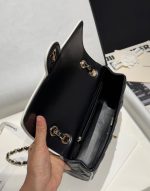 CHANEL Flap bag Lambski black & white