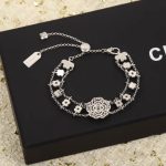 Chanel Bouton de Camélia