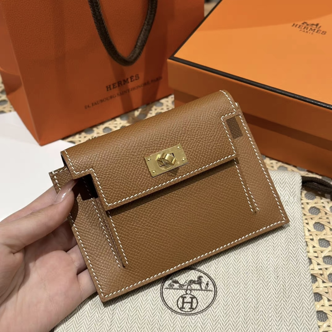 HERMES Kelly Pocket Compact Wallet