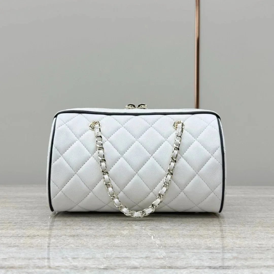 CHANEL Clutch With Chain