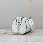 CHANEL Clutch With Chain