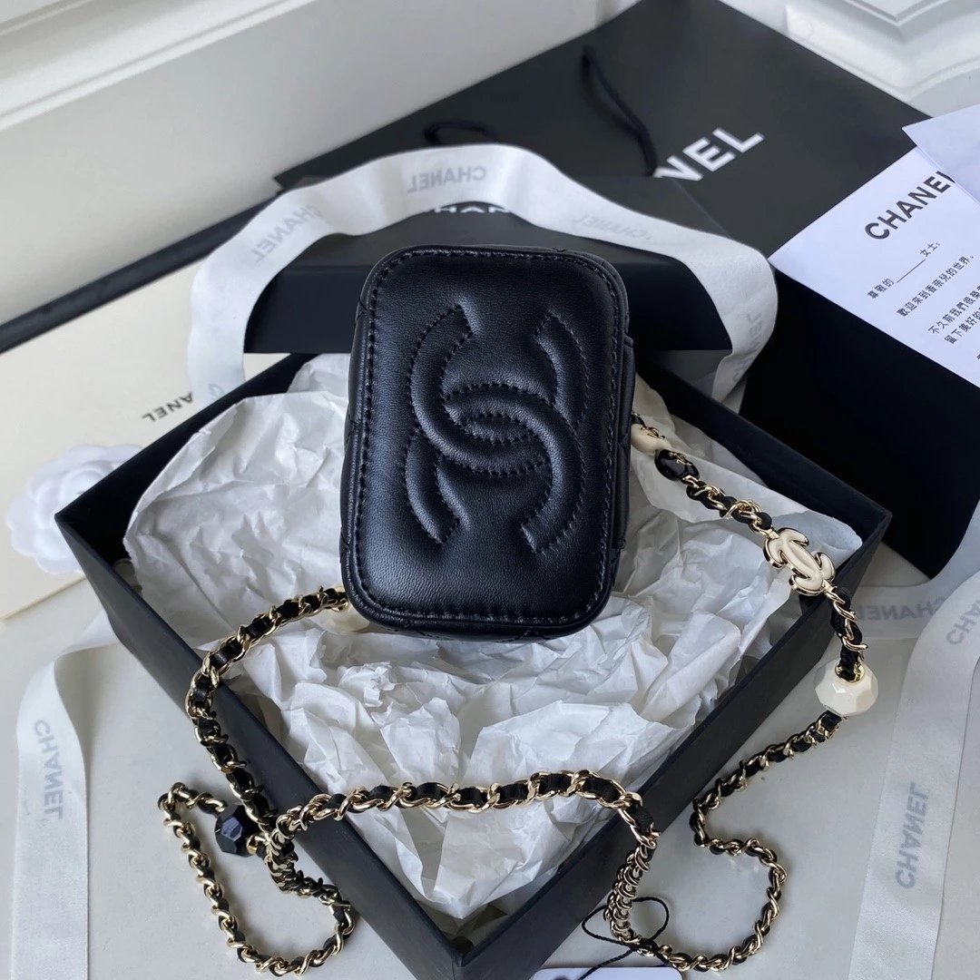 CHANEL Small Quilted Lambskin Heart Charm Box Bag