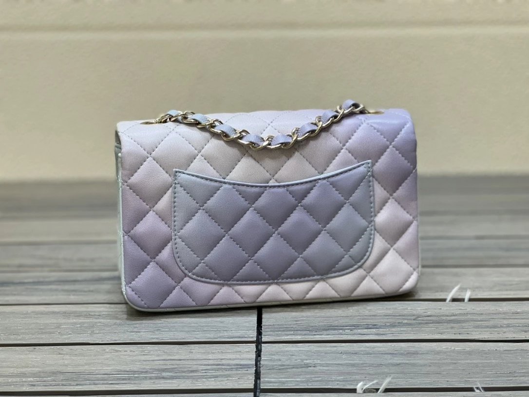 CHANEL Flap Bag Ombre Lambskin Mulitcolor in Lambskin Leather