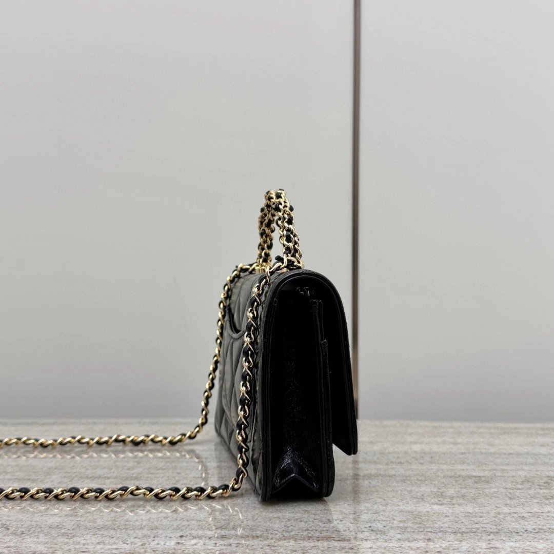 CHANEL Wallet On Chain Shiny Lambskin